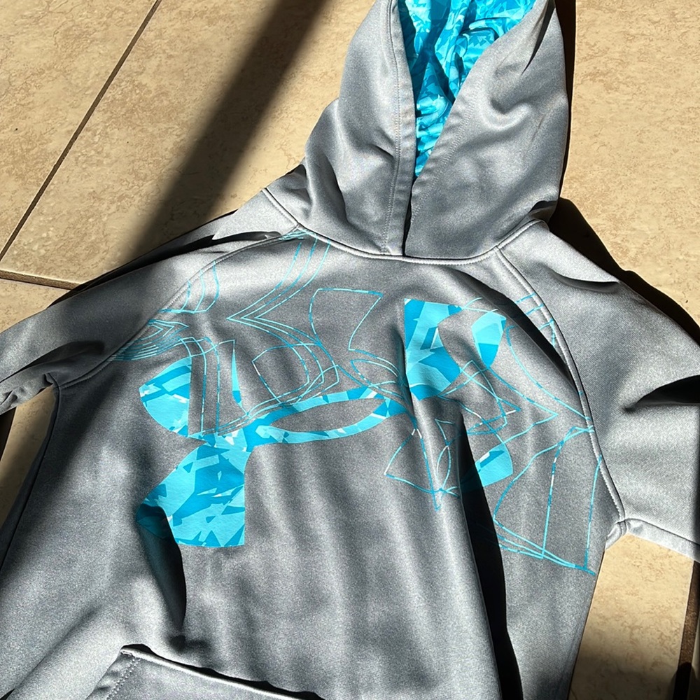 Gray and blue under armor youth extra large hoodie